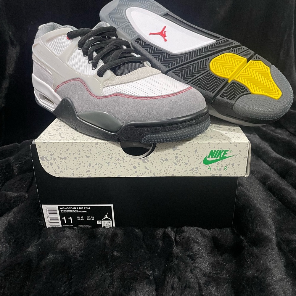 Nike Air Jordan Men's White and Gray Sneakers